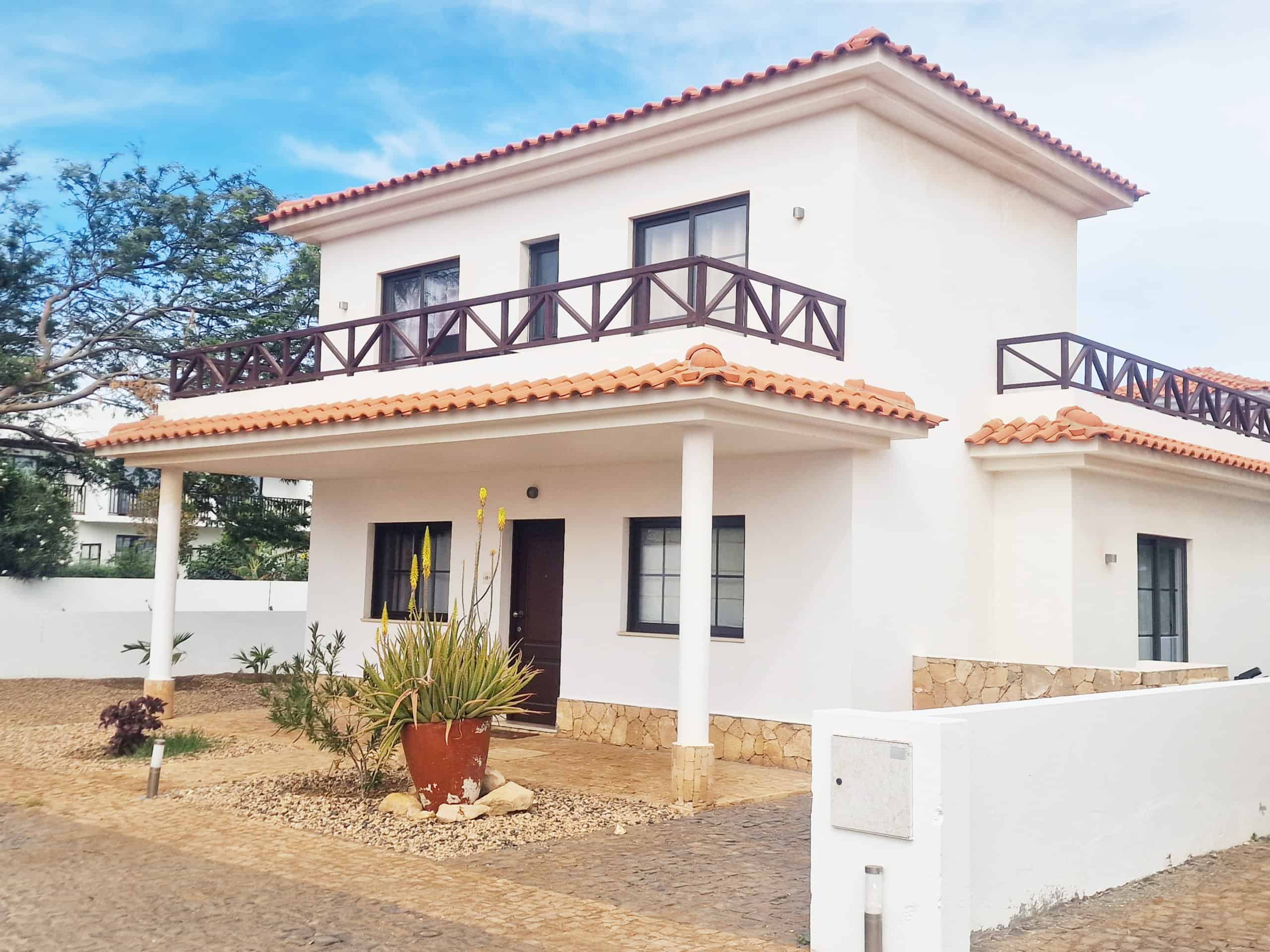 Three-bedroom villa with… — 115 m² · €270 000 | CVREI