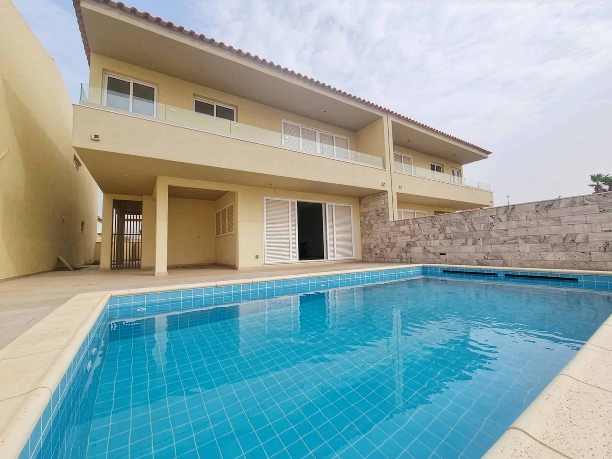 New-build four-bedroom… — 356 m² · €450 000 | CVREI